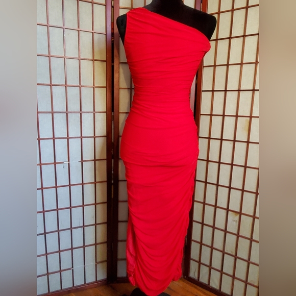 Beautiful Red Dress NWT - Picture 3 of 7